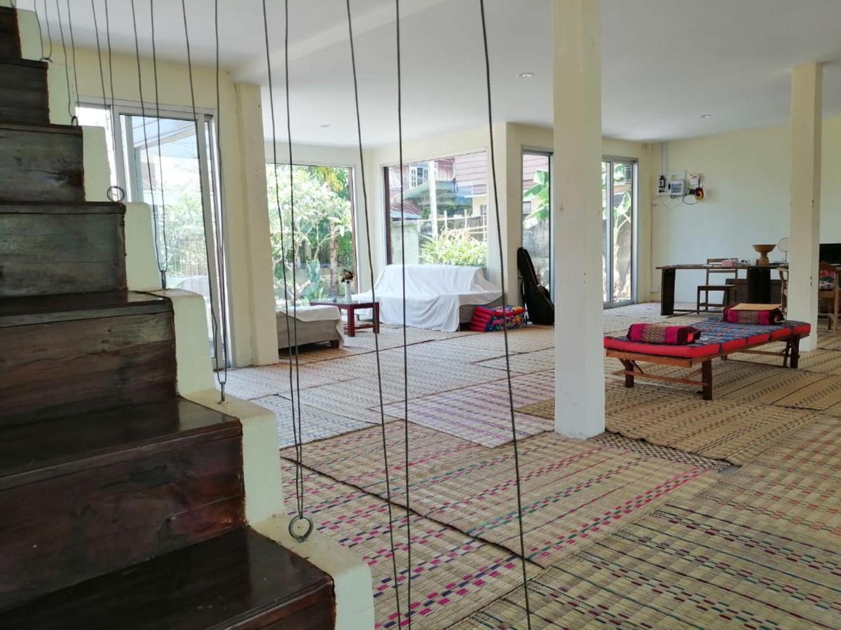 Vanpila Savannakhet Bagian luar foto