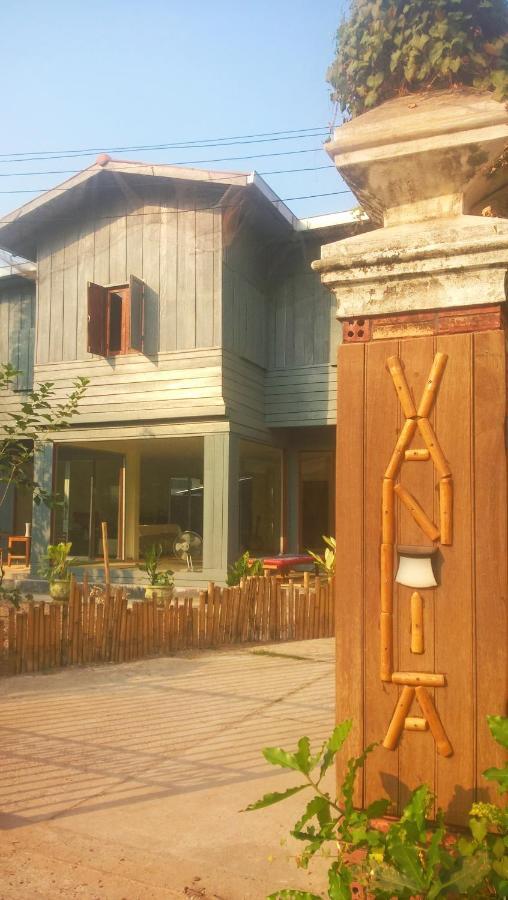 Vanpila Savannakhet Bagian luar foto